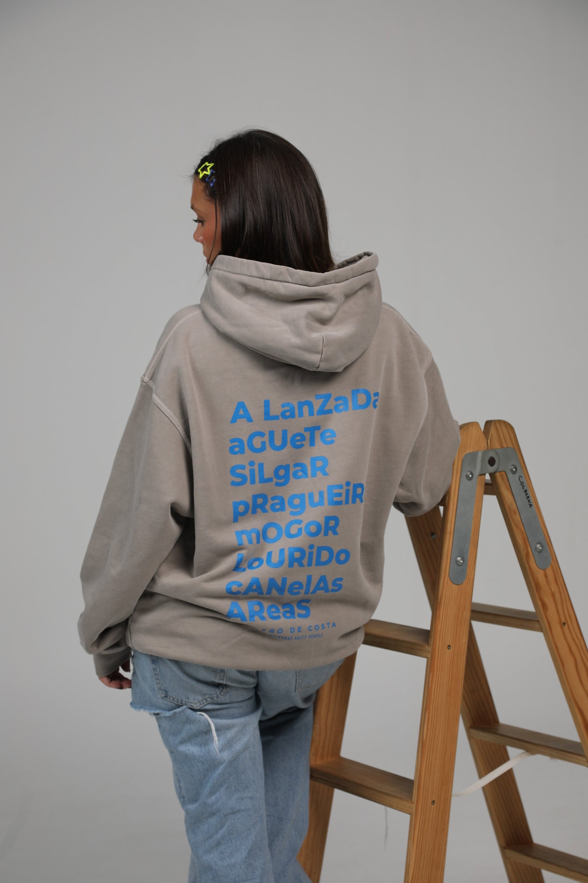 SUDADERA PONTEVEDRA GRIS/AZUL CON CAPUCHA